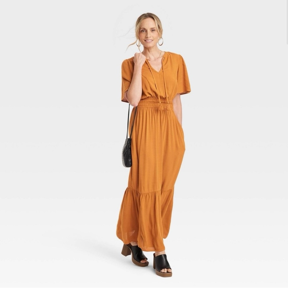 Cute and flattering maxi dress